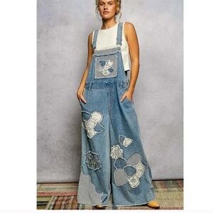 🎉 POL  “ Sue ” POL Overalls with Printed Twill and Crochet Patch Detail 73